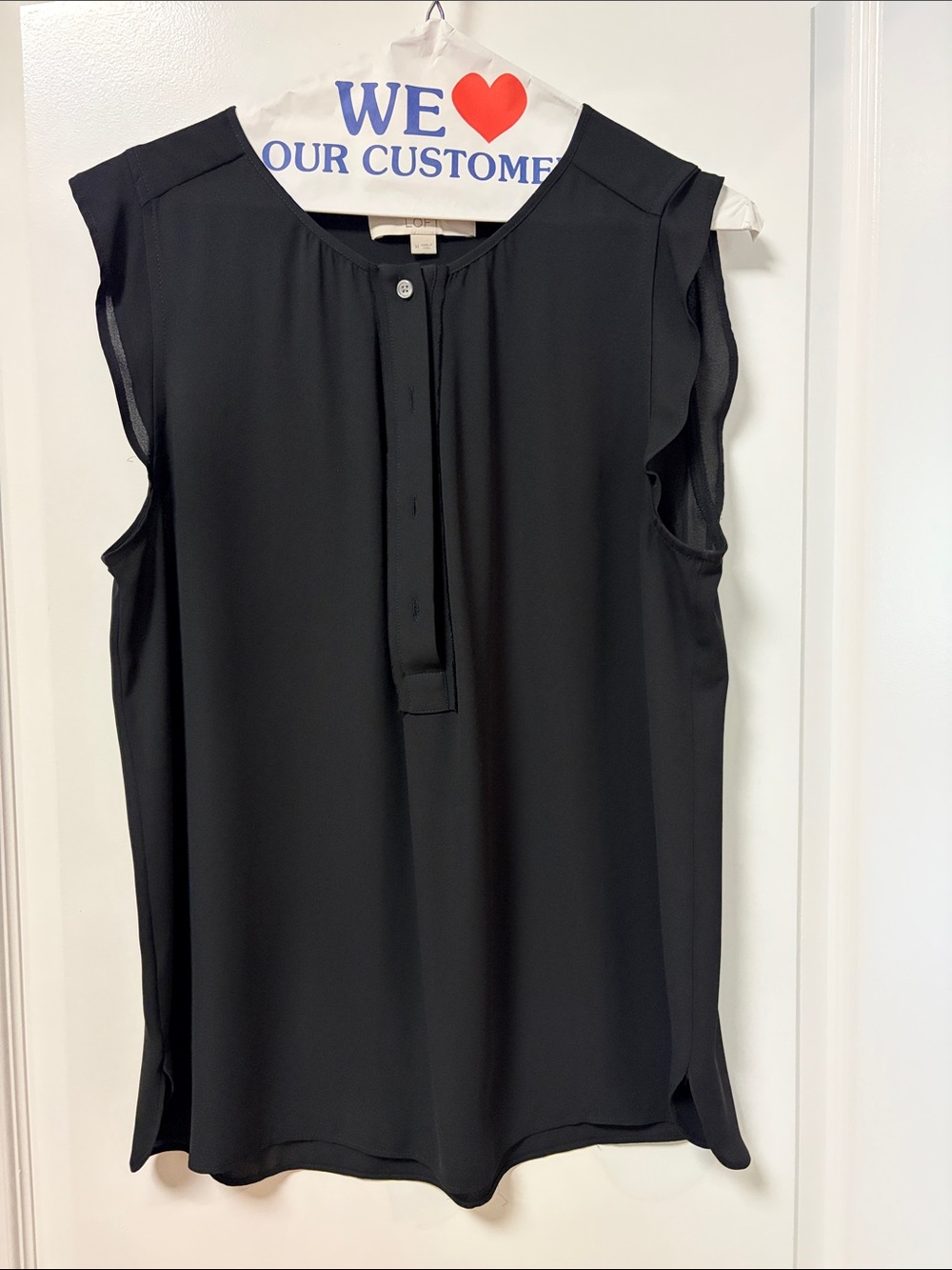 Beautiful Classic Black scalloped Sleeveless Blouse - Versatile Women's Top